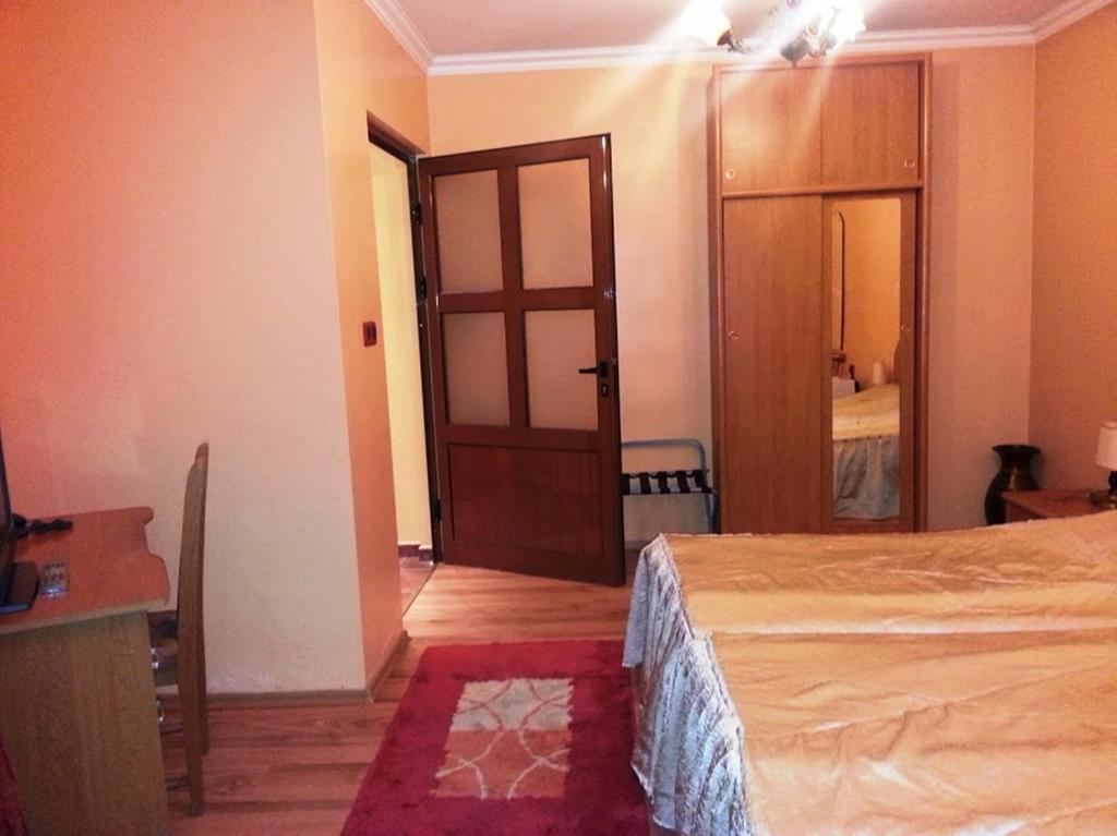 Family Hotel Silvestar Veliko Tarnovo Chambre photo