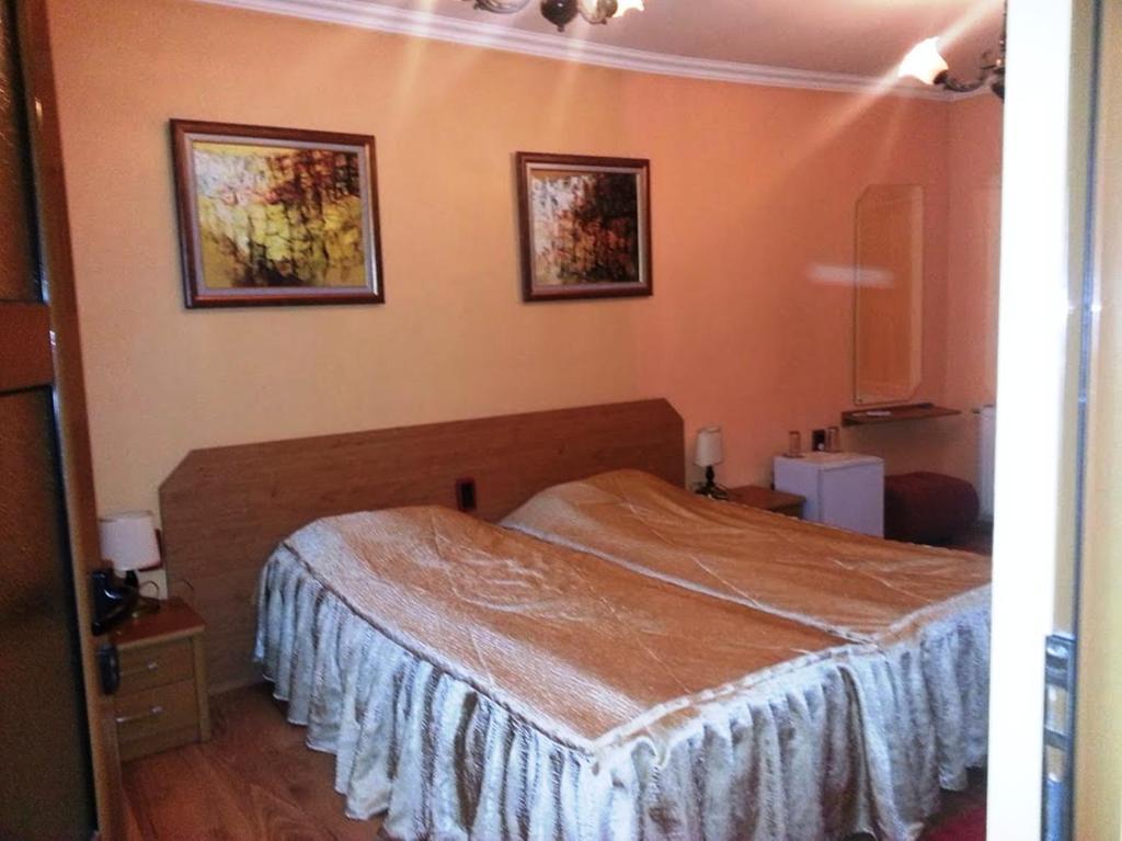 Family Hotel Silvestar Veliko Tarnovo Chambre photo