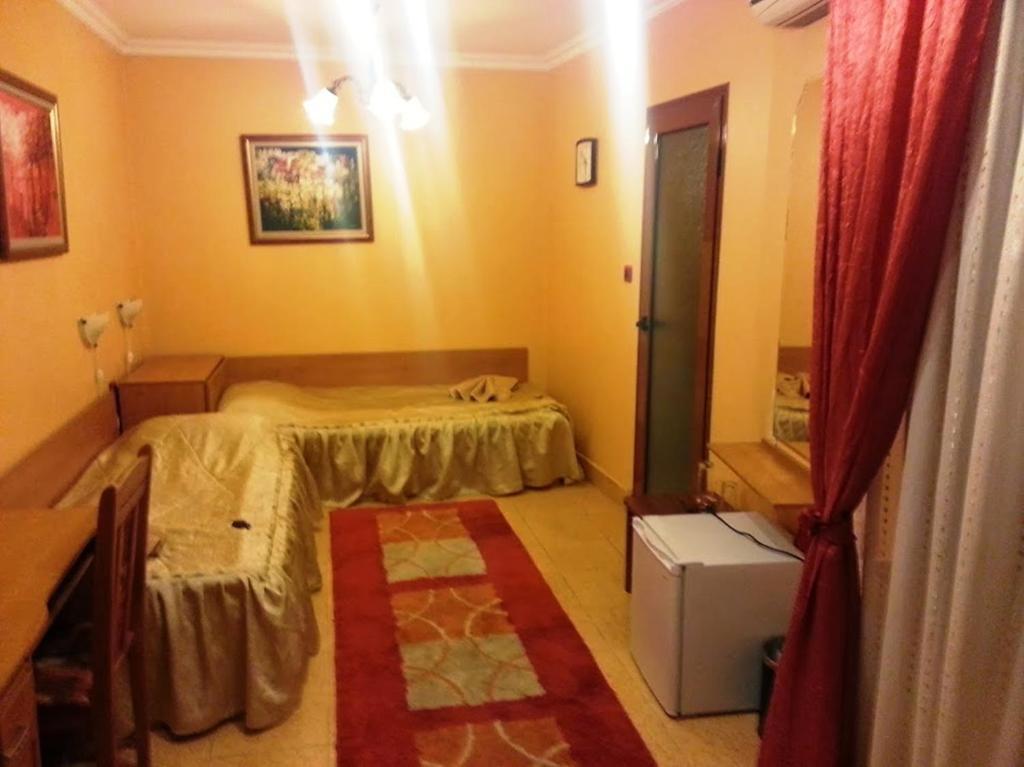 Family Hotel Silvestar Veliko Tarnovo Chambre photo