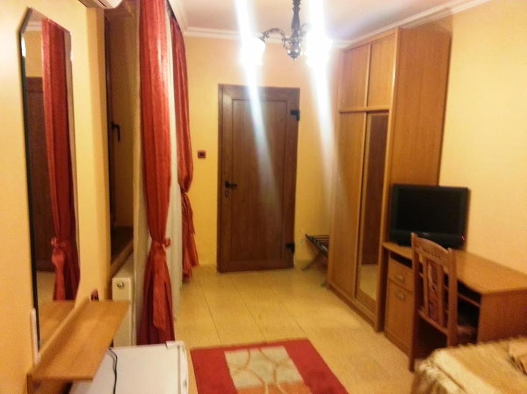 Family Hotel Silvestar Veliko Tarnovo Chambre photo