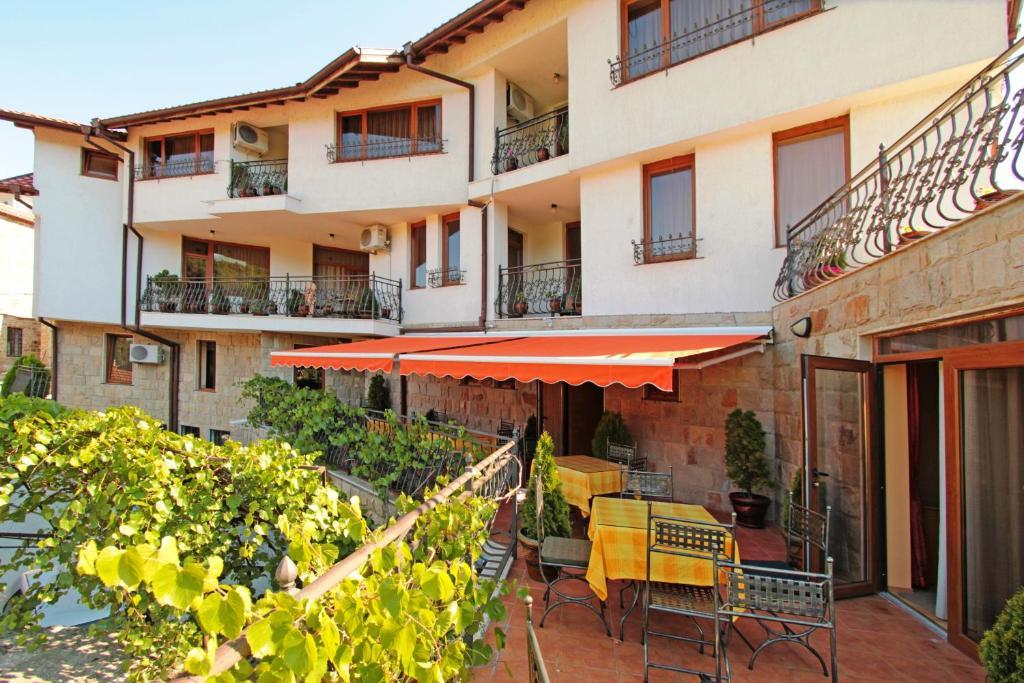 Family Hotel Silvestar Veliko Tarnovo Extérieur photo