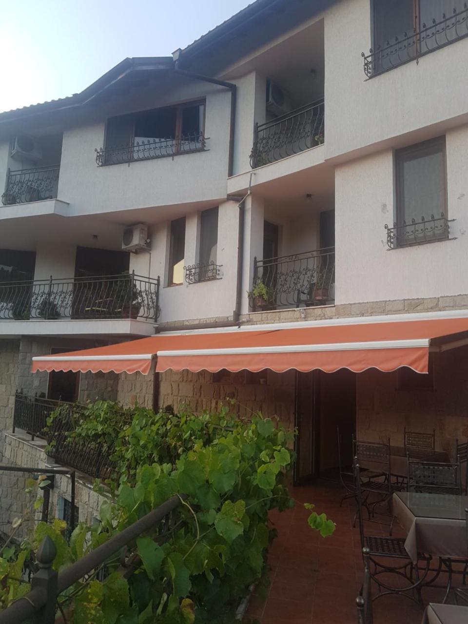 Family Hotel Silvestar Veliko Tarnovo Extérieur photo